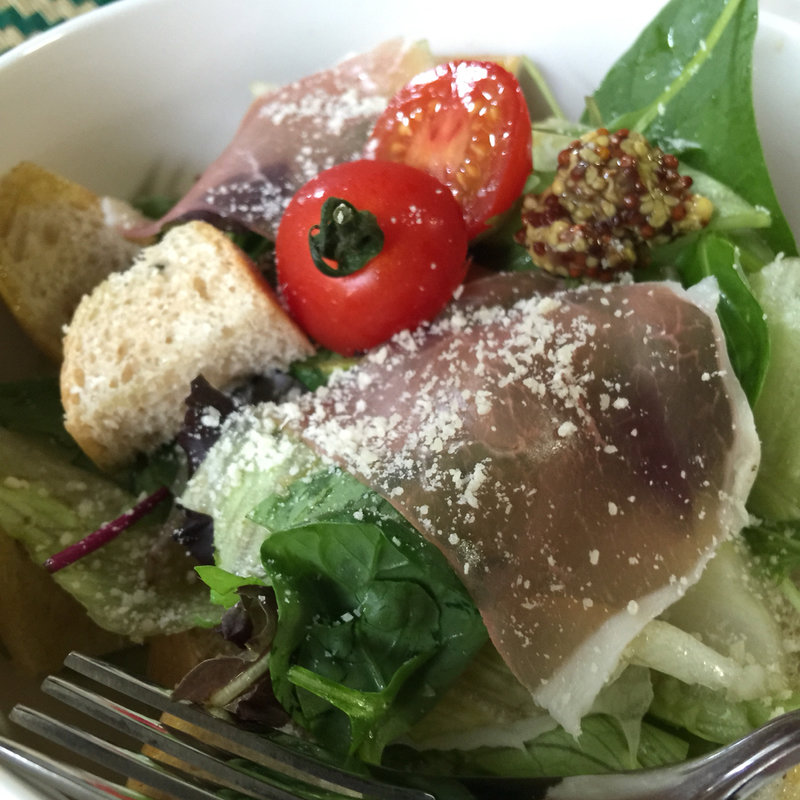 フォッカッチャのサラダボウルサンド(ムーレック （muelek）)