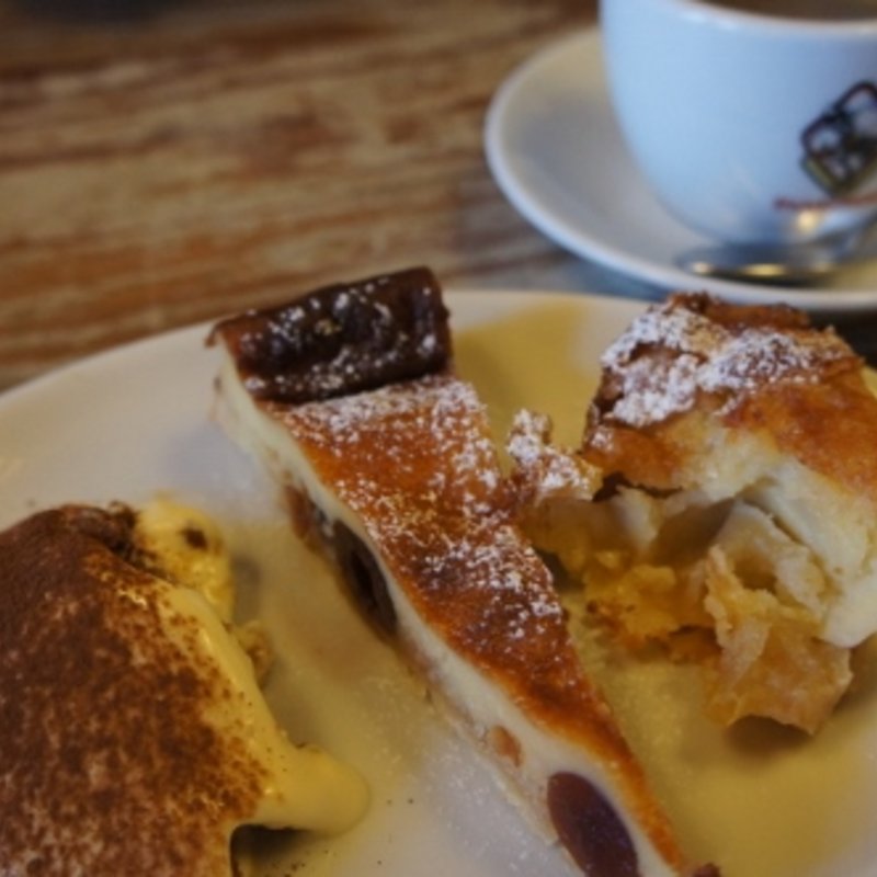 ドルチェ盛り合わせ(トラットリア・ダ・プーピ （TRATTORIA DA PUPI）)