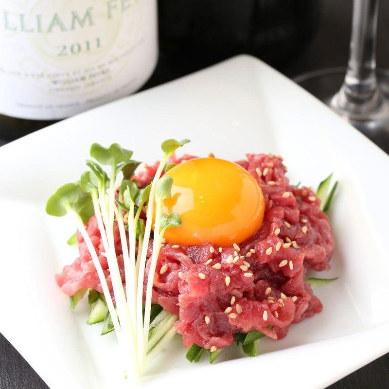 馬肉ユッケ(九州紀行・美色個室 一本気 海浜幕張店 （イッポンギ）)