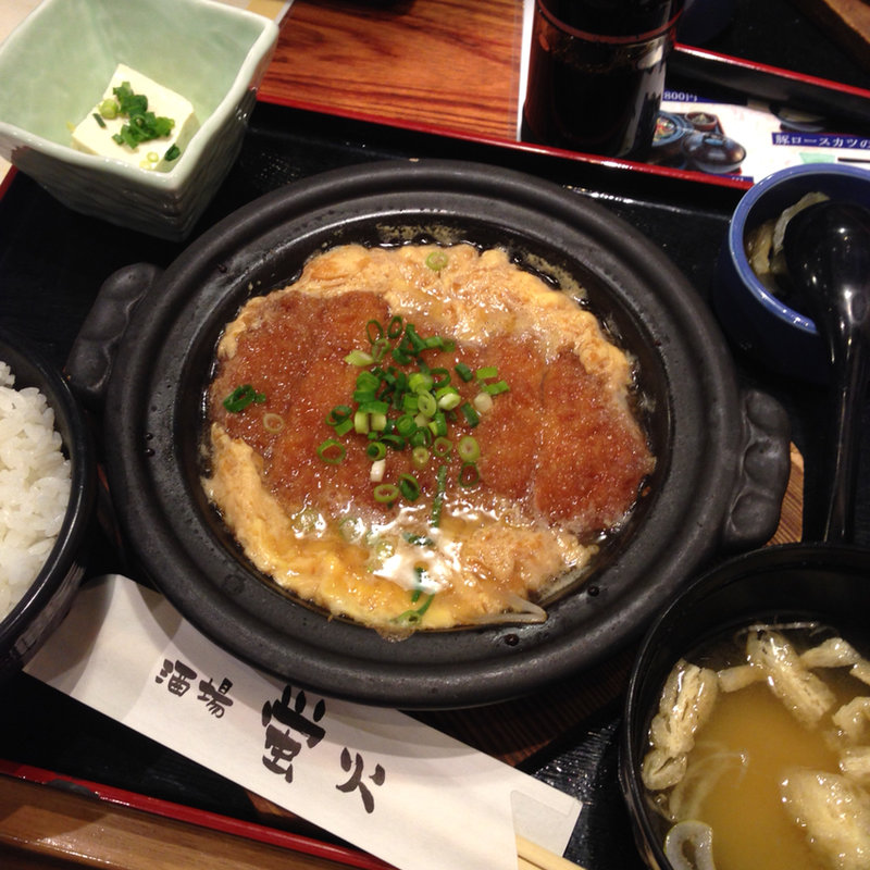豚ロースカツの卵とじ定食(喰処飲処 蛍火 品川インターシティ店)