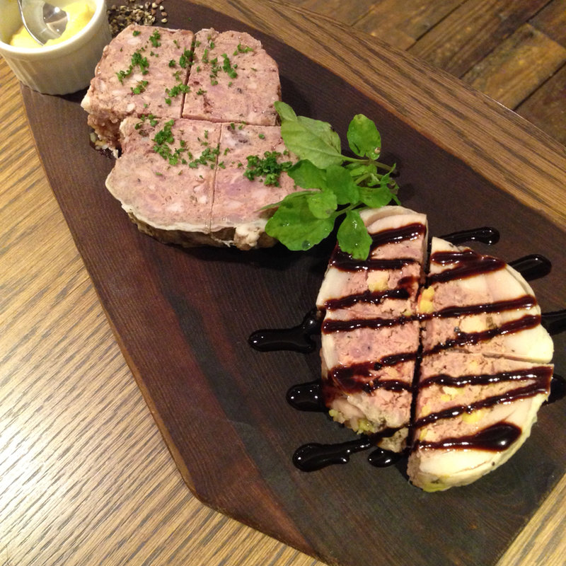 お肉の前菜2種盛り合わせ(ビストロ 熟肉 （なれにく）)