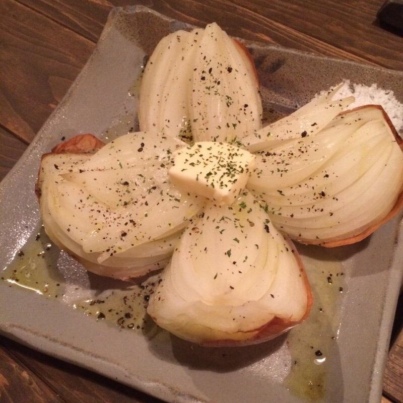 玉ネギの丸ごとホイル焼き(炭焼Parks なないろ京橋店)