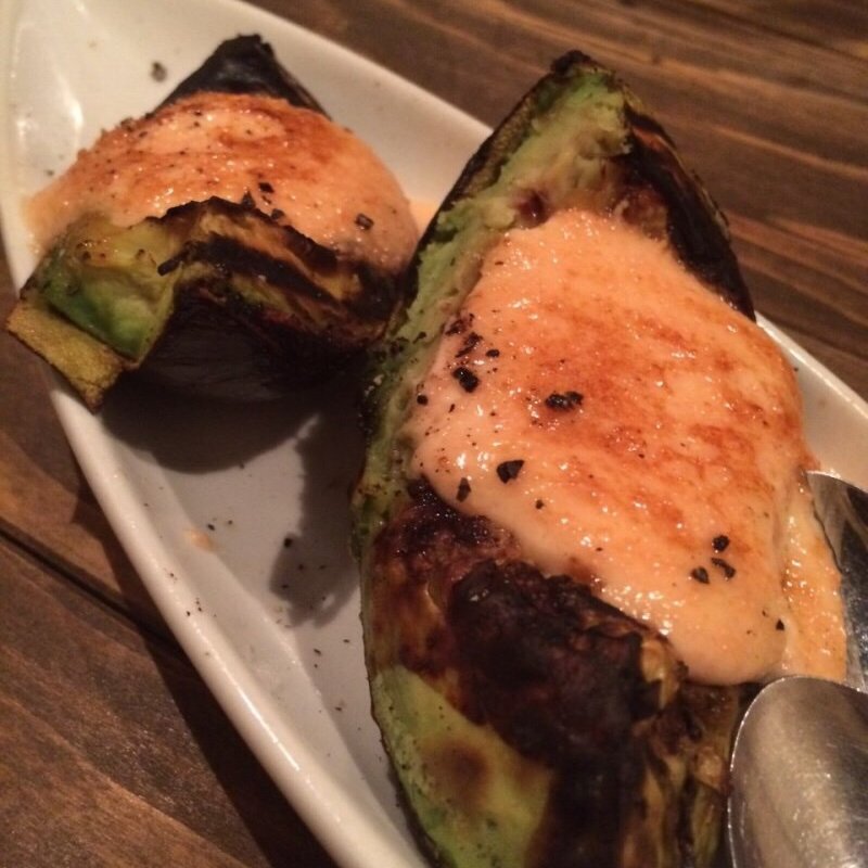 焼きアボカド 明太マヨのっけ(炭焼Parks なないろ京橋店)