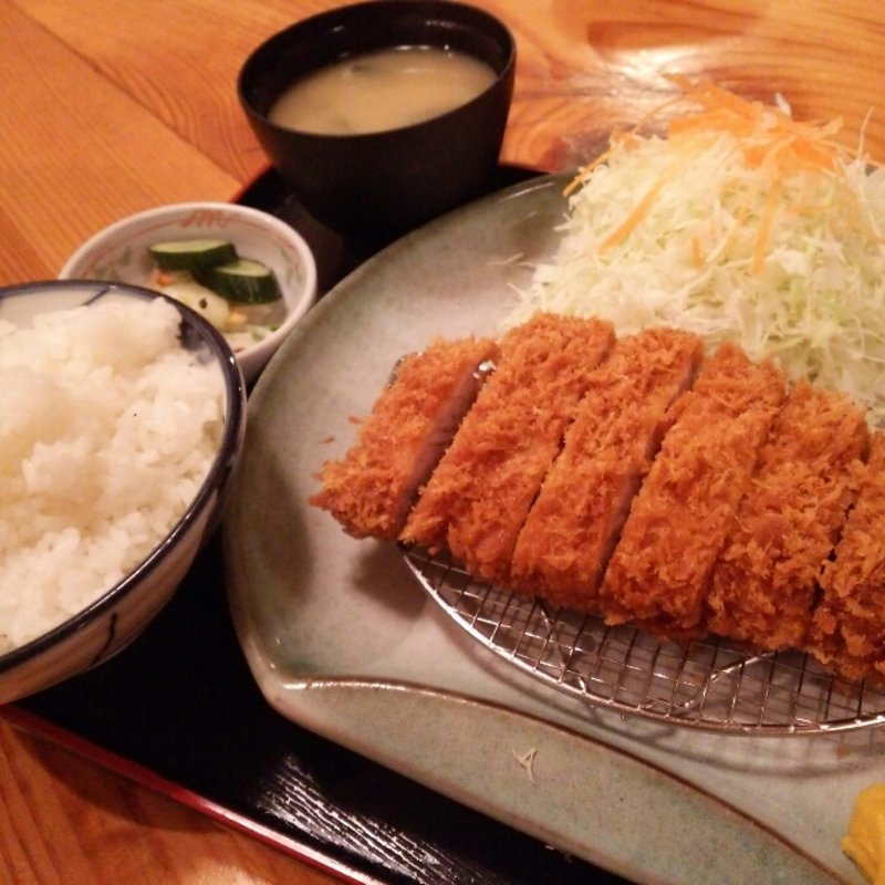 厚切りロースかつ定食(とんかつがってん 多賀店)