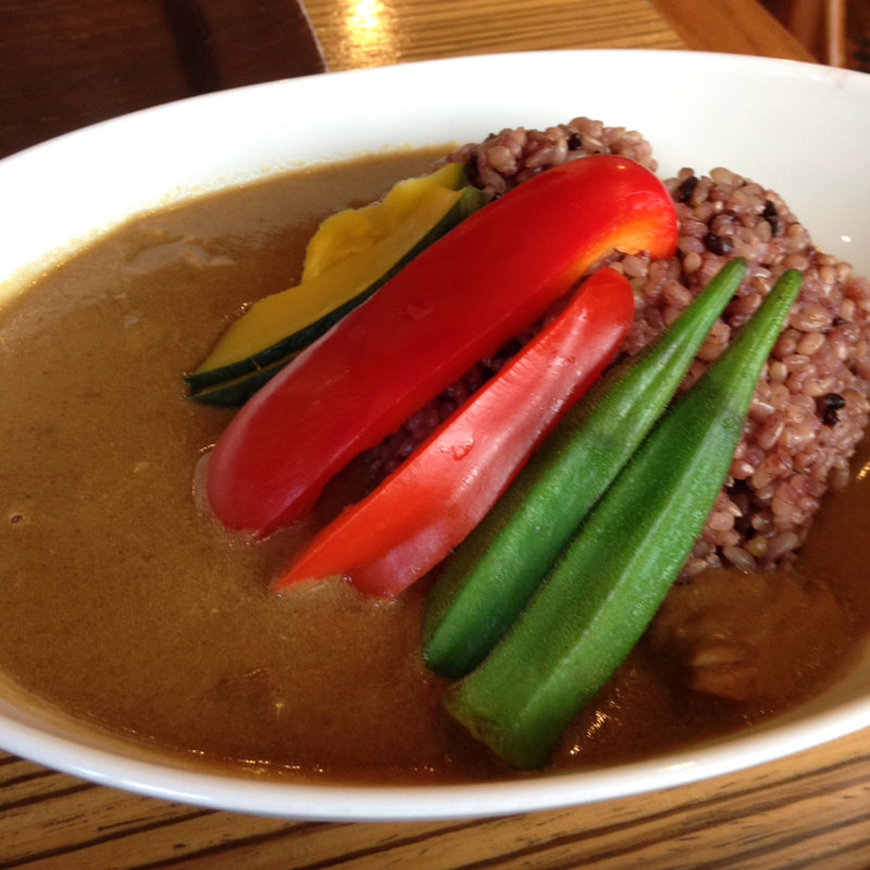夏野菜の豆乳チキンカレー(タヒチアンノニカフェ 東京)