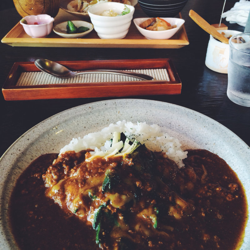 ほうれん草チーズカレー(こまぐら （komagura）)