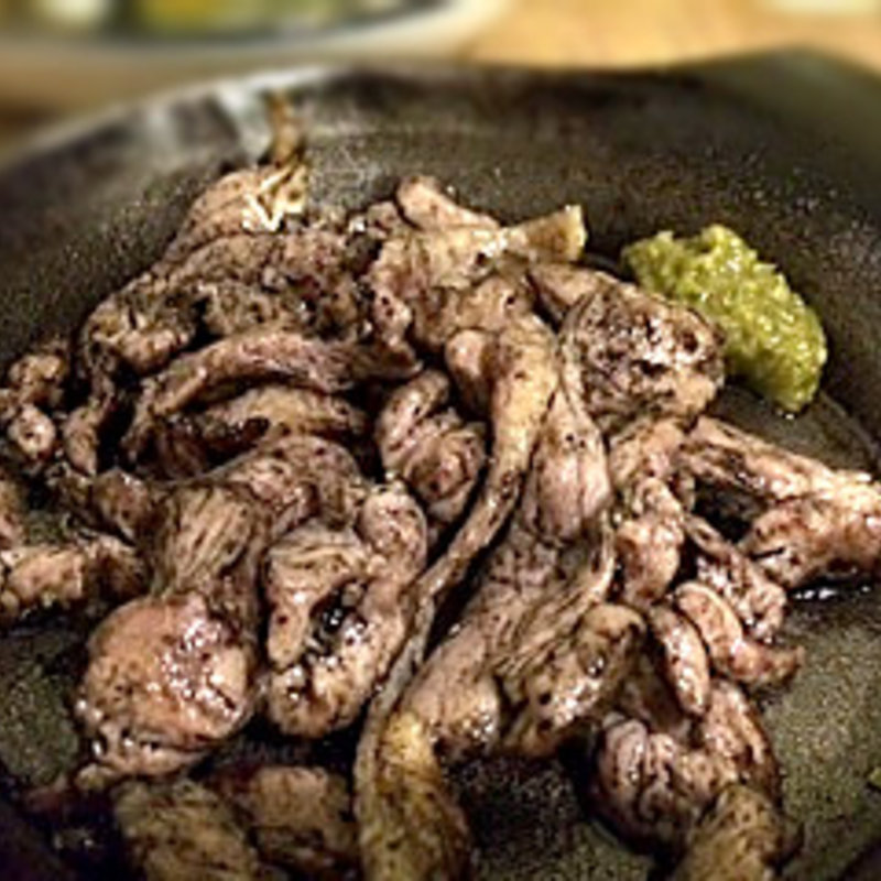 鶏もも炭火焼(二尺七輪ヤグルマ辻堂本店)