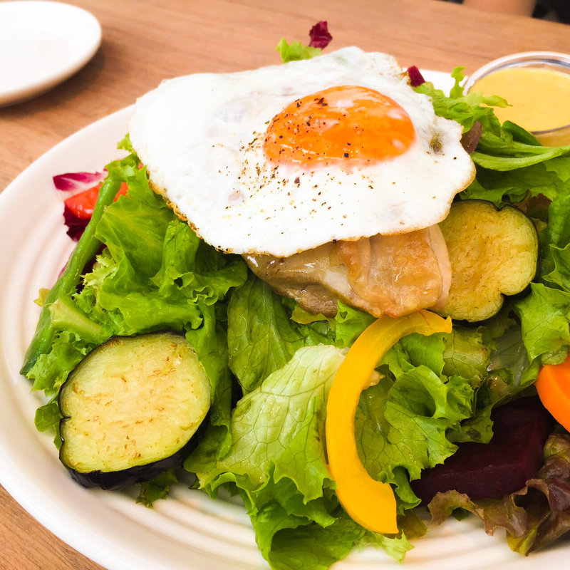 グリルチキンサラダ(RH Cafe 京都BAL店 （アールエイチカフェ）)