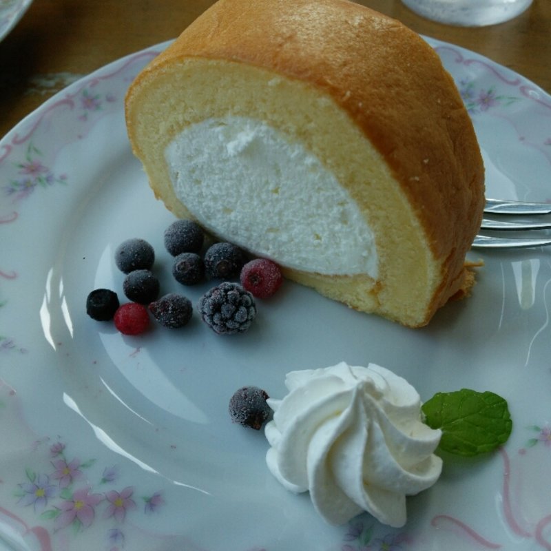 ロールケーキ(ミュージアムレストラン ル・サンク （MUSEUM RESTAURANT）)