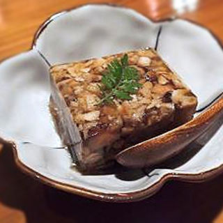 阿波尾鶏と舞茸の煮凝り(鉄板焼 MIKASAGI)
