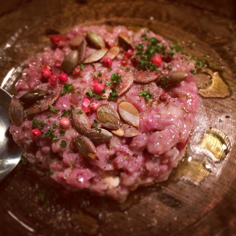 仔羊モモ肉のタルタル　タイムのアクセント(バル　マラケシュ （Bal Marrakech）)