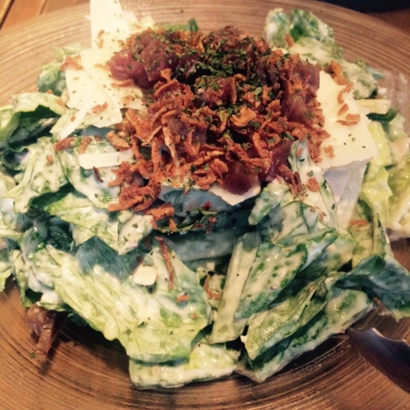 自家製生ハムのシーザーサラダ(グリルド エイジング・ビーフ )