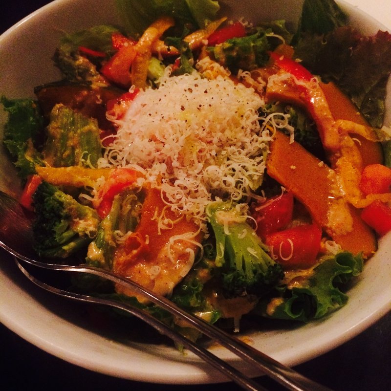 たっぷりサラダボール温玉のせ(freehand AOYAMA )