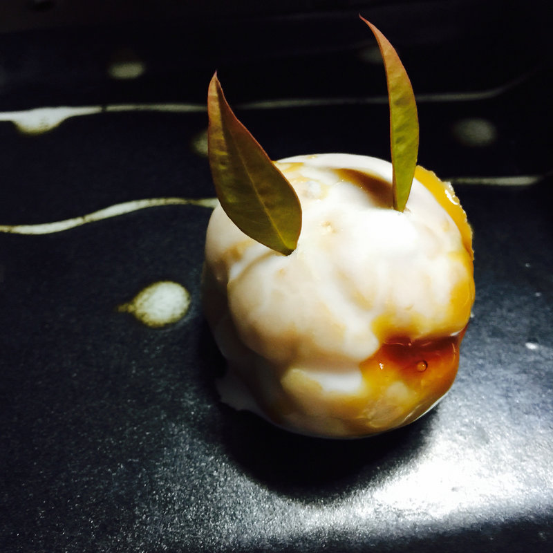 月見シュークリーム(ヒロタ 大阪駅東口店 （HIROTA）)