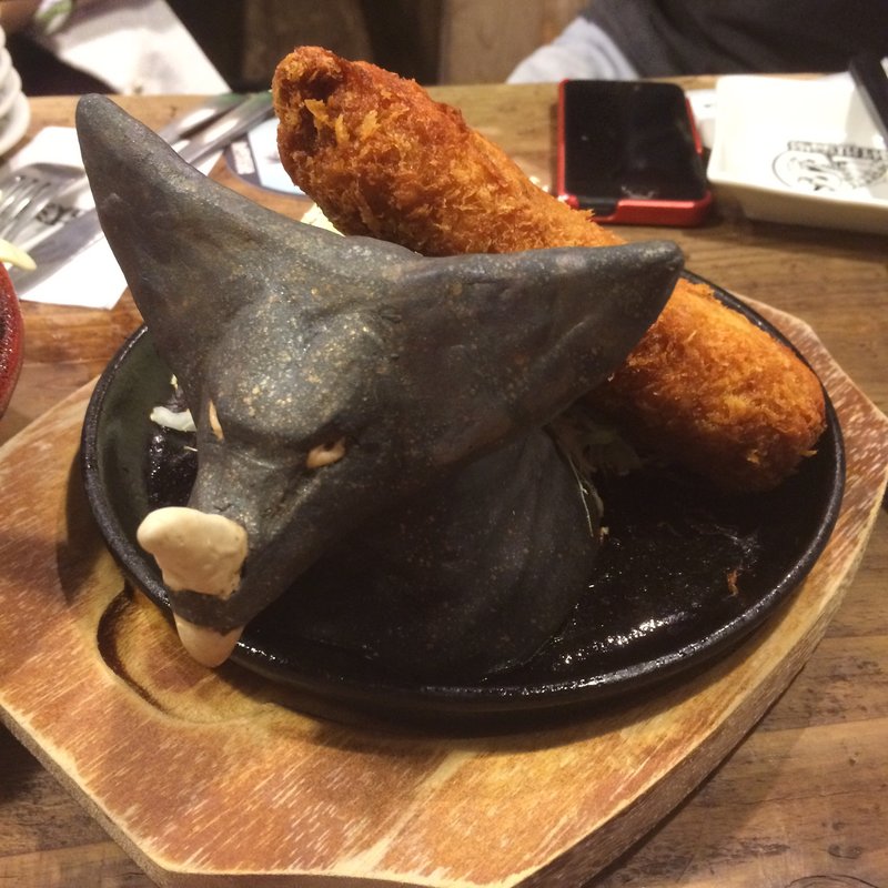 大阪名物！ゴモラのしっぽカツ(元祖怪獣酒場)