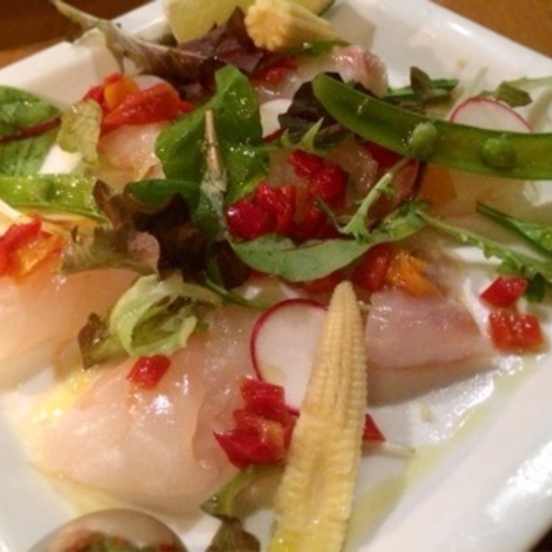 鮮魚のカルパッチョ  マチルダトマトのセミドライトマトソース(ガーデンレストラン オールデイ ダイニング)