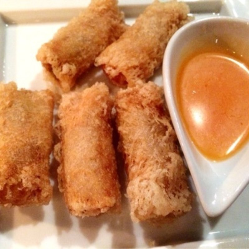 海鮮の揚げ春巻き スイートチリソース(ガーデンレストラン オールデイ ダイニング)