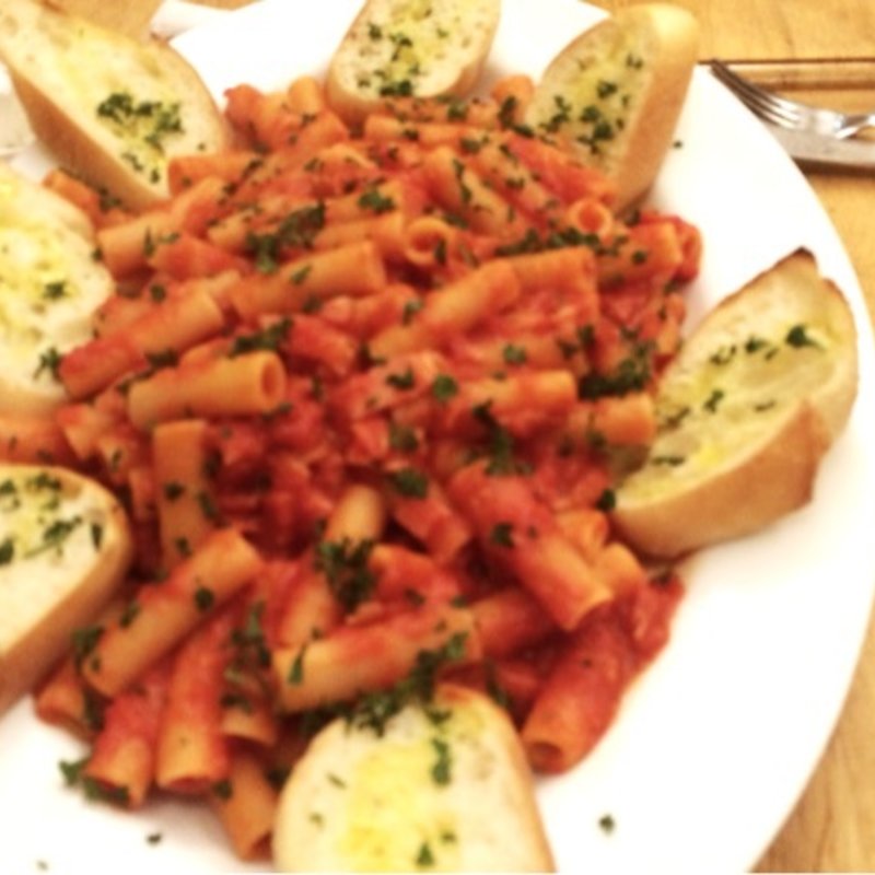 ペンネ　アマトリチャーナ(トラットリア ラ マルゲリータ )