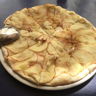 リンゴのピッツァ (ラ・マニーナ百道店)