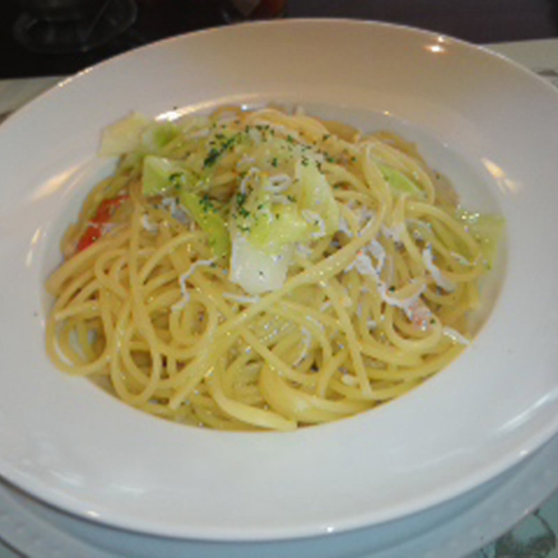 しらすとキャベツのペペロンチーノパスタ ランチセット(FiGARO)