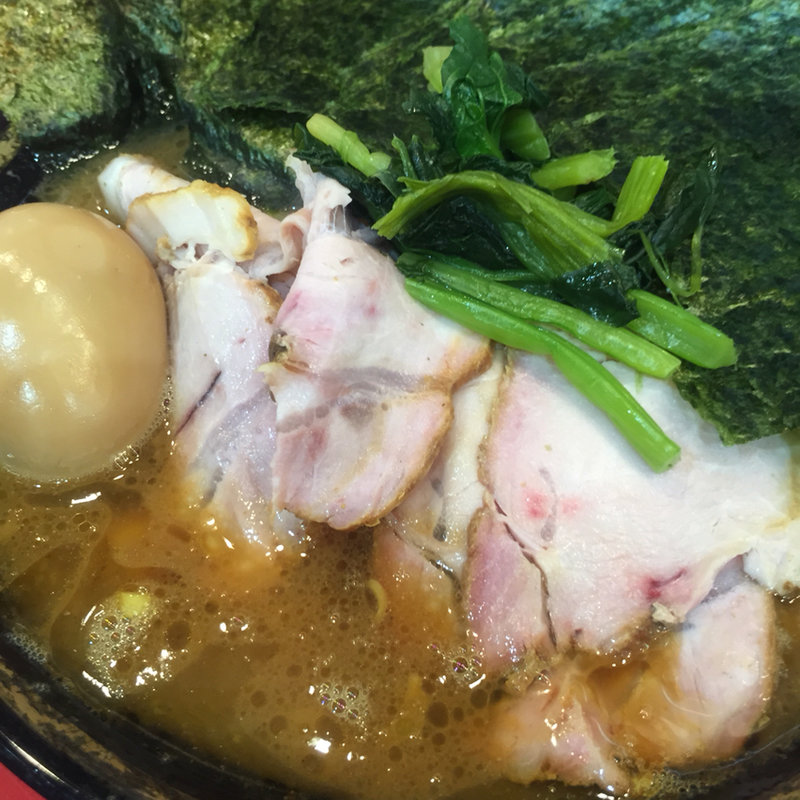 チャーシュー麺 大盛り 海苔味玉トッピング(家系総本山 吉村家)