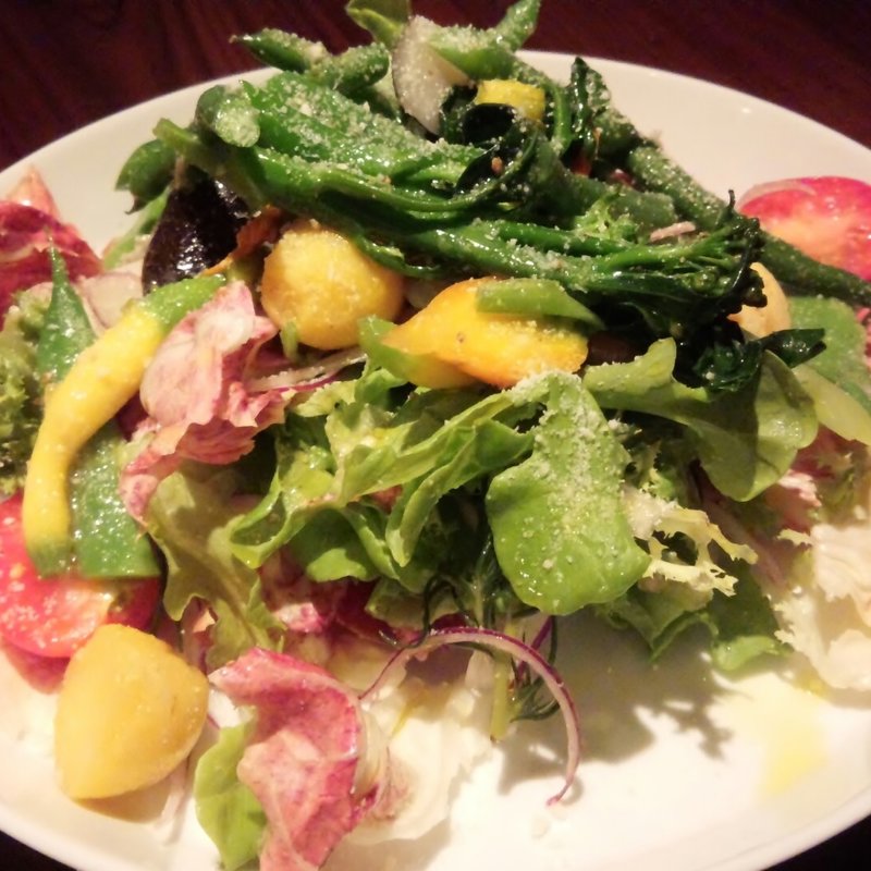 北海道美瑛産“百姓や”無農薬野菜のサラダ(Mitsu-Getsu （ミツゲツ）)