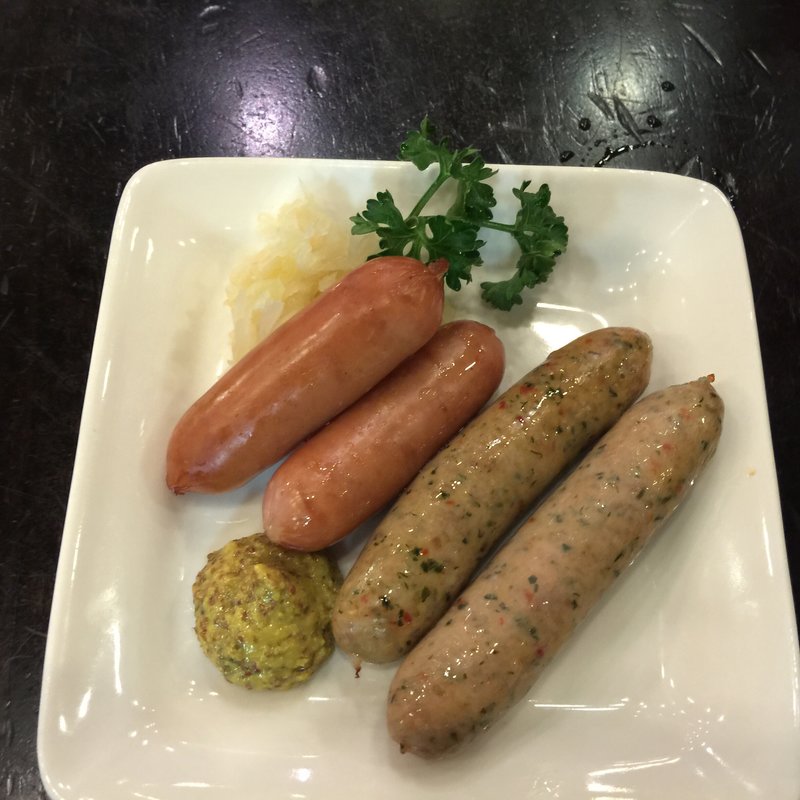 スタシェーンセット ソーセージ盛り合わせ(アイリッシュパブ スタシェーン上野店)