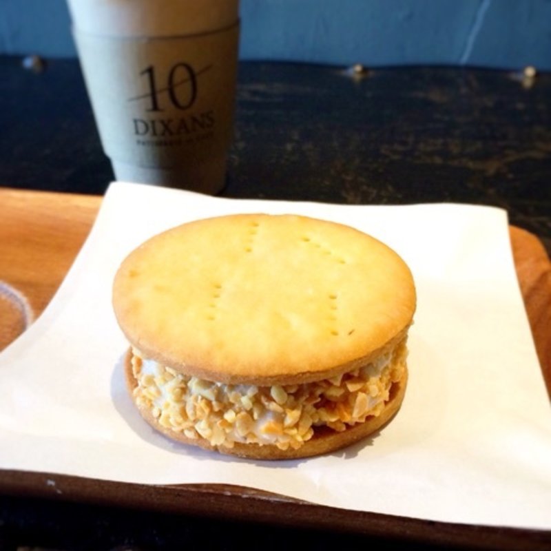 アイスクリームサブレサンド　ヘーゼルナッツ(ディゾン （DIXANS）)