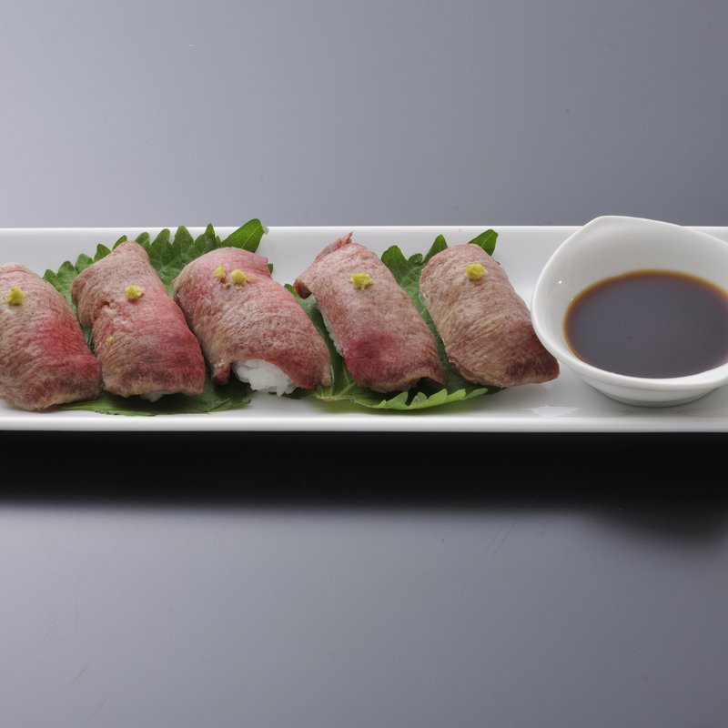 牛タンのお寿司(韓国料理ジェイル)