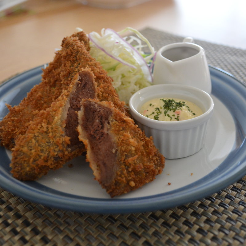牛タンカツ　タルタルソース添え(韓国料理ジェイル)