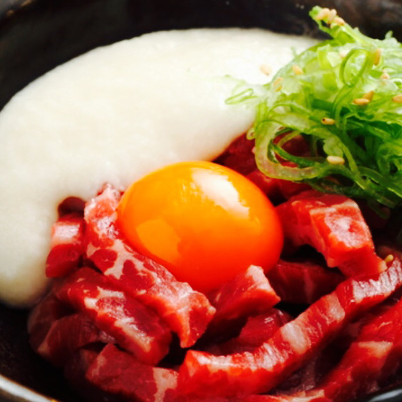 とろろユッケ(焼肉ダイニング 甲 （キノエ）)