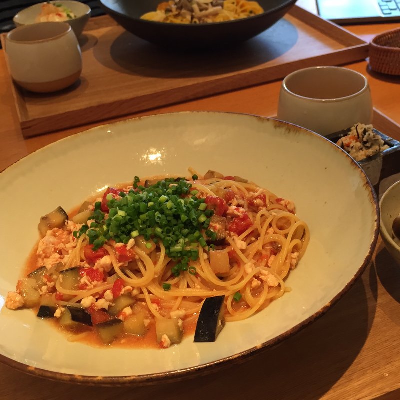 鶏そぼろと茄子の味噌トマト(こなな 自由が丘店)