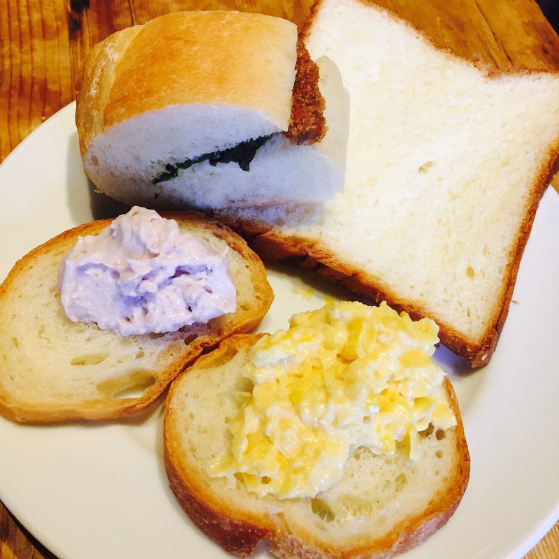 バゲット(パンビュッフェ&肉イタリアン 茶屋町 ファクトリーカフェ)