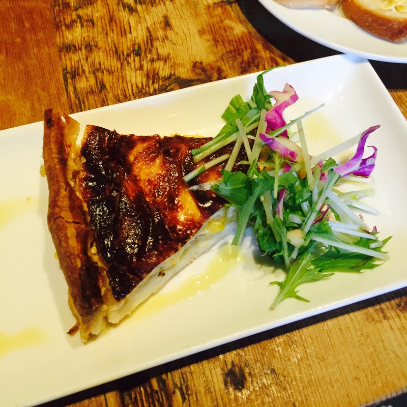キッシュ(パンビュッフェ&肉イタリアン 茶屋町 ファクトリーカフェ)