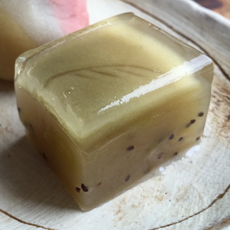 キウイの羊羹(青洋 )