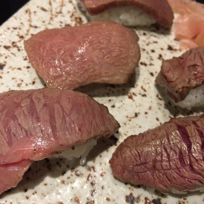 おまかせ焼にぎり寿司盛合せ(肉匠 紋次郎 森之宮店)