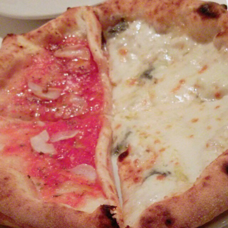 ピッツァ ハーフ＆ハーフ(トラットリア エ ピッツェリア ラルテ)