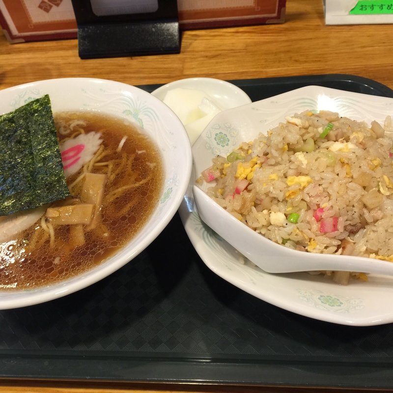 炒飯とラーメンのランチセット 萬来軒 東松原 バンライケン の口コミ一覧 おいしい一皿が集まるグルメコミュニティサービス Sarah