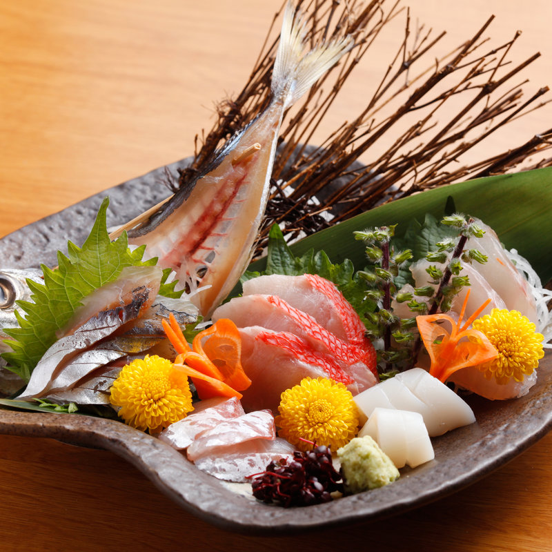 下田漁港直送 地魚のお造り盛り合わせ (恵比寿 城ヶ崎 おかもと)