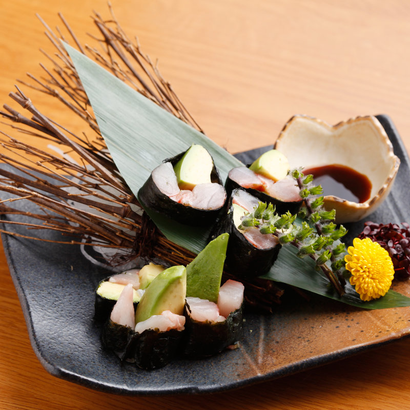 金目鯛とアボガドの磯辺巻き(恵比寿 城ヶ崎 おかもと)