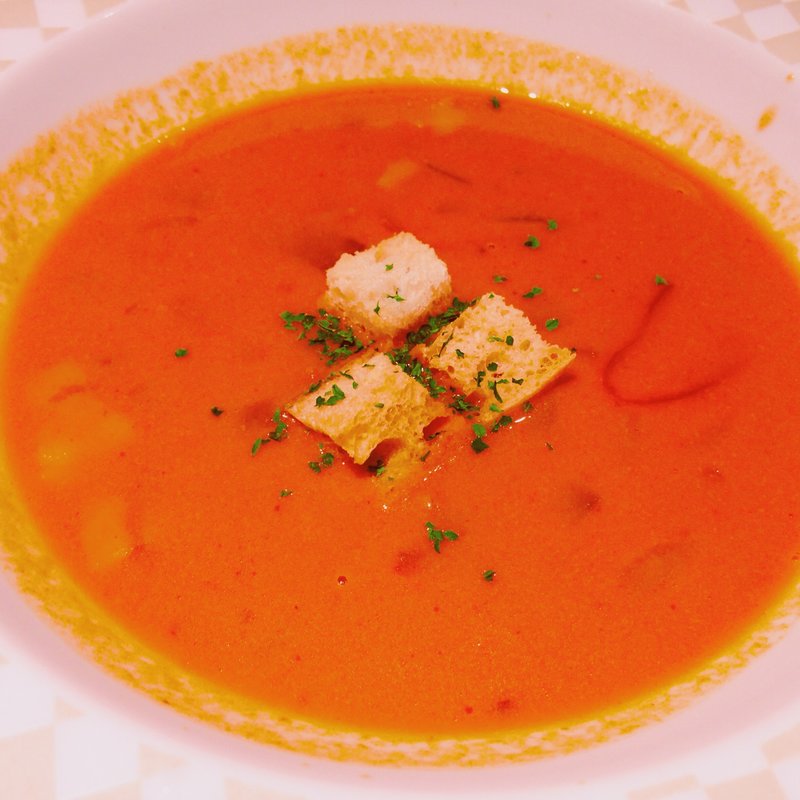 今日のスープランチ(赤パプリカのスープ)