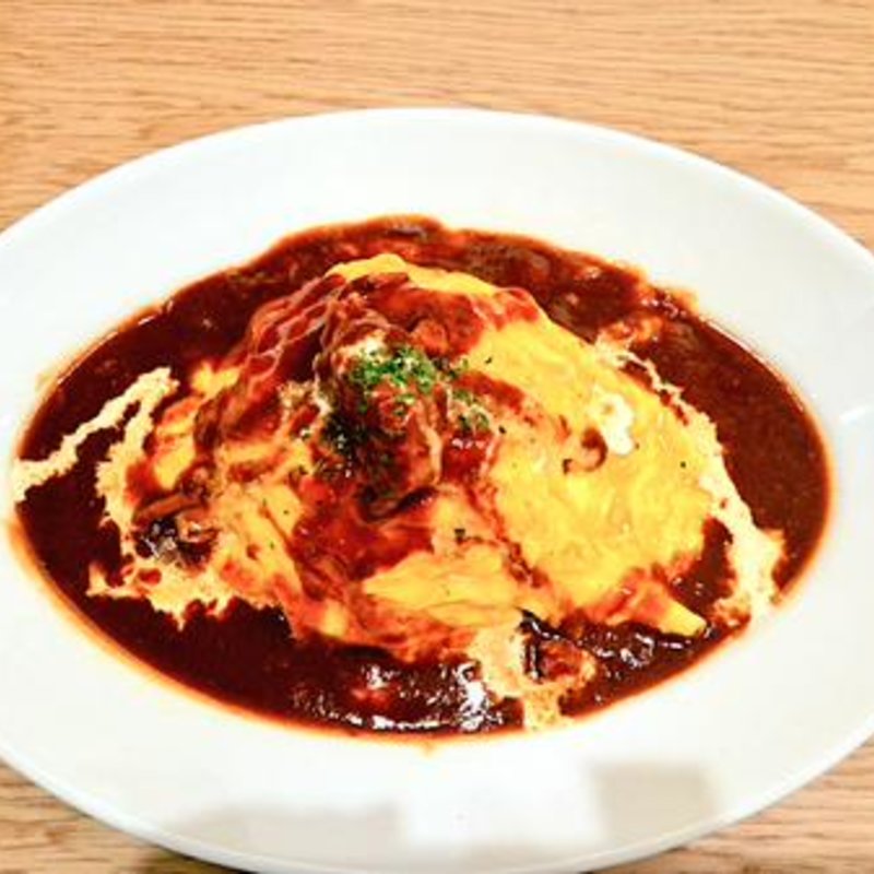 ビーフシチューオムライス