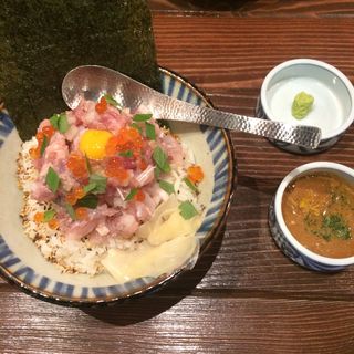 よんぱち海鮮丼(四十八漁場 秋葉原昭和通り口店)