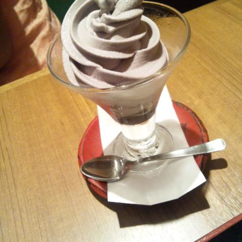 紫芋ソフト ミニパフェ(歌行燈ゑべっさん)