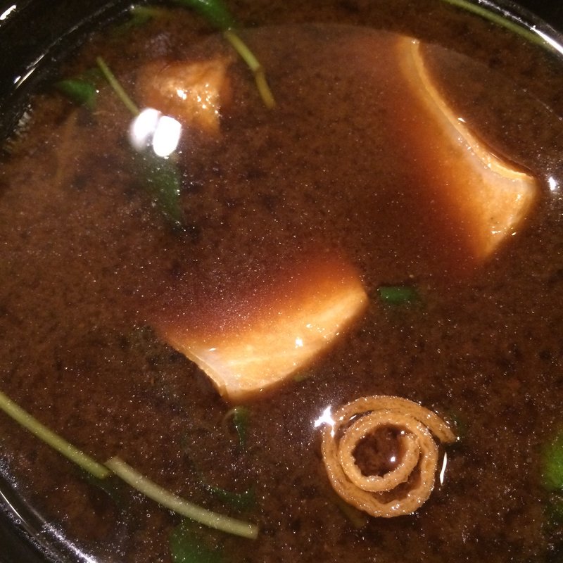 赤だし（魚）(すし和食のお店田まい （たまい）)