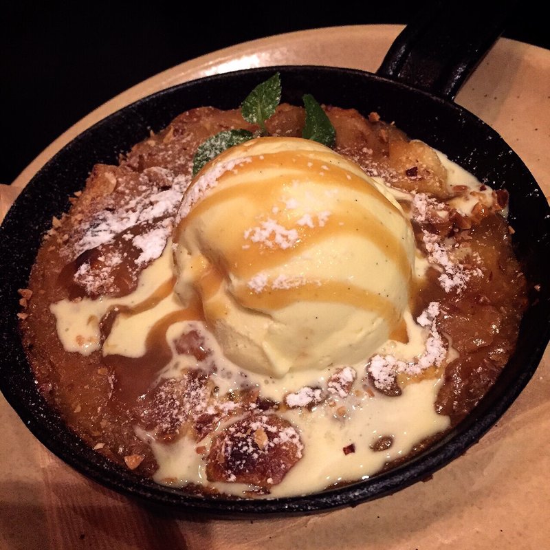 焼きりんごプディング(ウルフギャング・パックPIZZA BAR 大阪 ザ パーク フロント ホテル店)