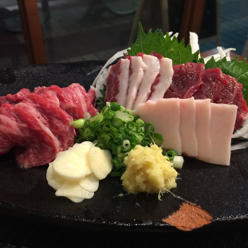 極上馬肉盛り（2人前）(けとばし屋チャンピオン 八尾店)