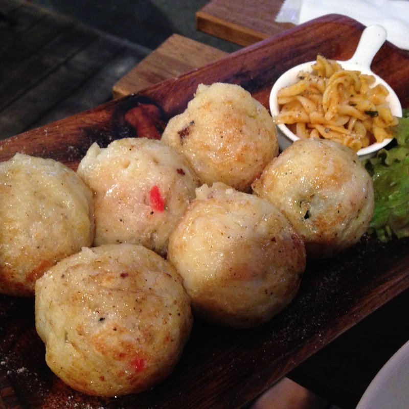 オリーブとアンチョビのたこ焼き(オクトバル （Octobar）)