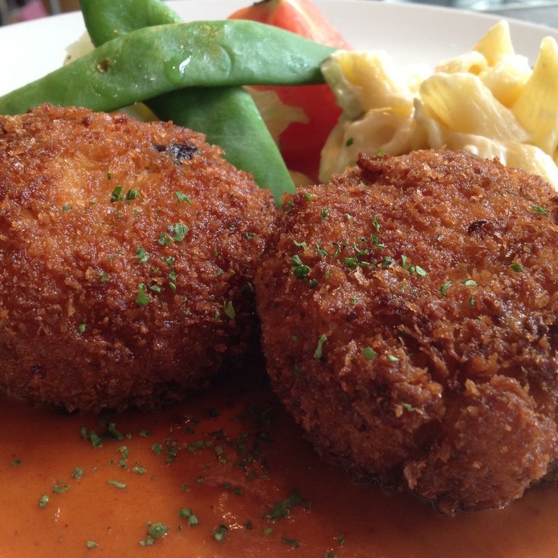 牛ひき肉ときのこのクリームコロッケ トマトソース(MOULiN)