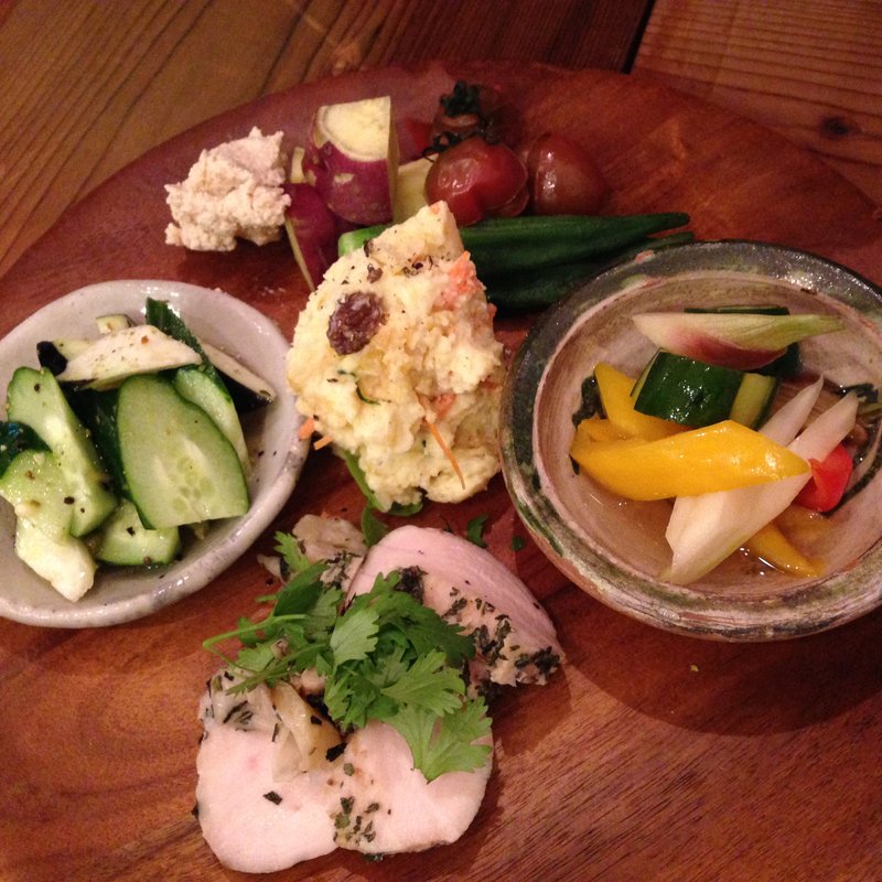 アテ盛り合わせ(ごはんや ルリカケス)